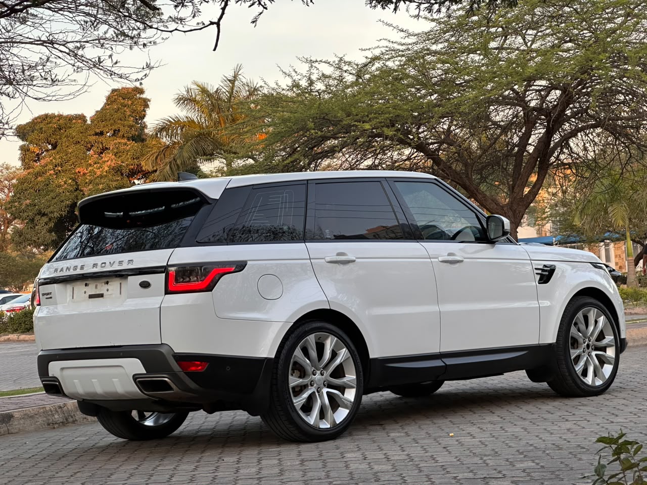 Range sport thumbnail 9